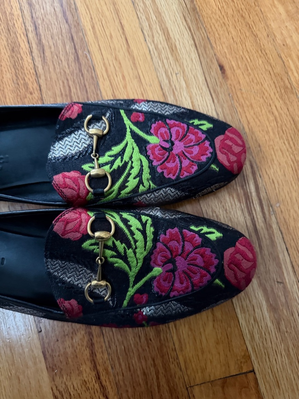 Gucci Black Floral Embroidered Horsebit Loafers with Gold Detail - Picture 5 of 5